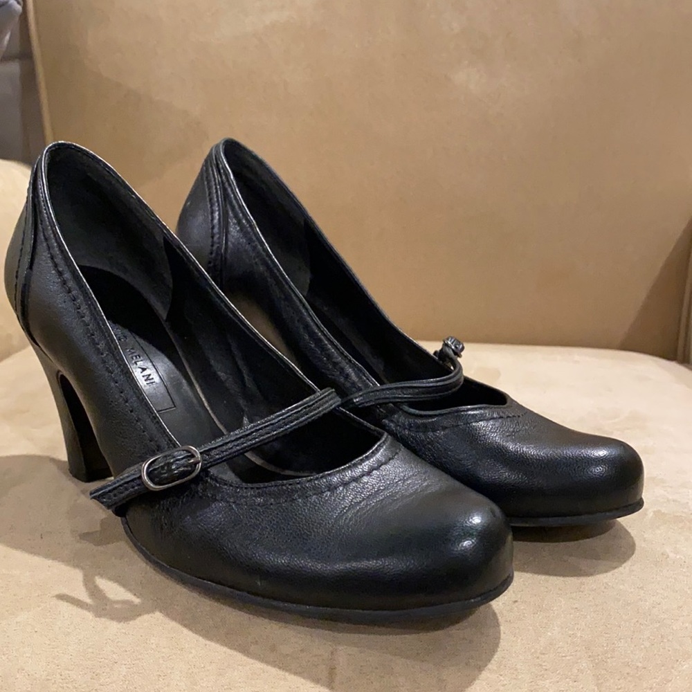 Black heels 8.5 B